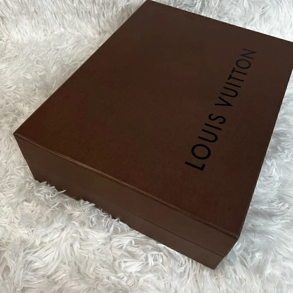 Louis vuitton box and ribbon